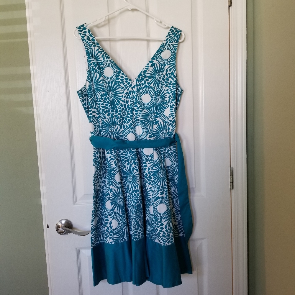 Dress - Picture 2 of 2